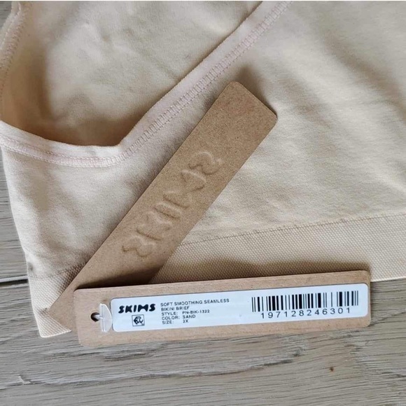 NWT! SKIMS Bikini Brief Underwear - Picture 2 of 3